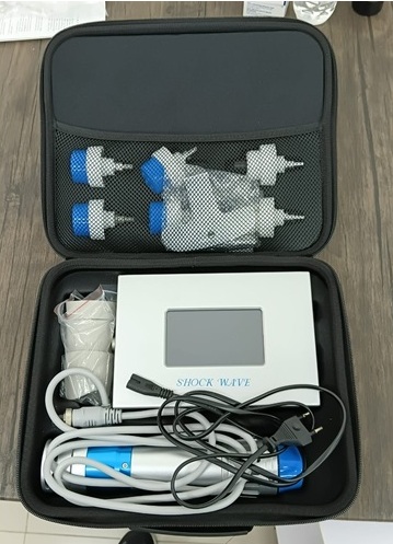 Sesi Shockwave Therapy di Klinik Yope